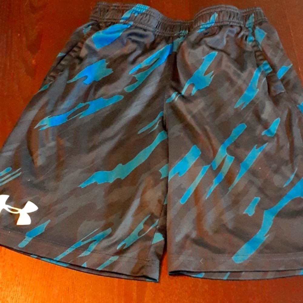 Under Armour Heatgear Boy's LG Shorts